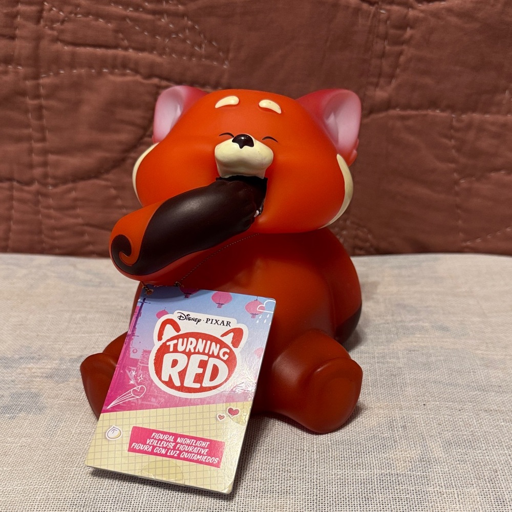 NWT Turning Red Disney Pixar Nightlight